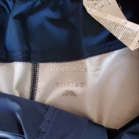 Reebok workout shorts - Picture 3 of 4
